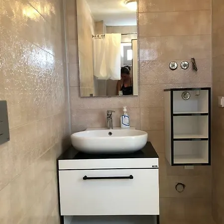 Ξενοδοχείο με διαμερίσματα Ayl-inn Apart 2*