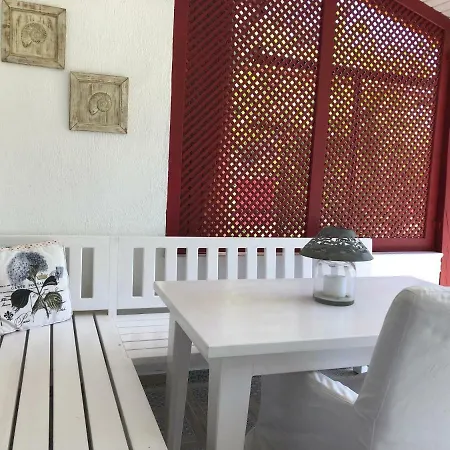 Ξενοδοχείο με διαμερίσματα Ayl-inn Apart 2*